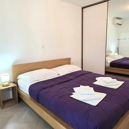 House Hlad Semesterbostad *