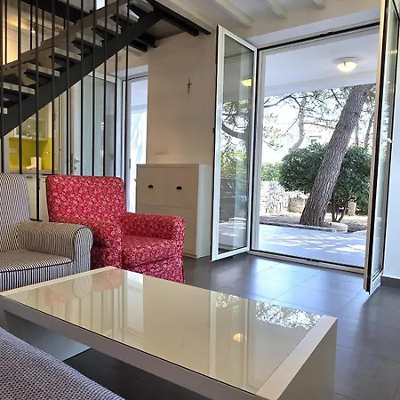 Semesterbostad House Hlad